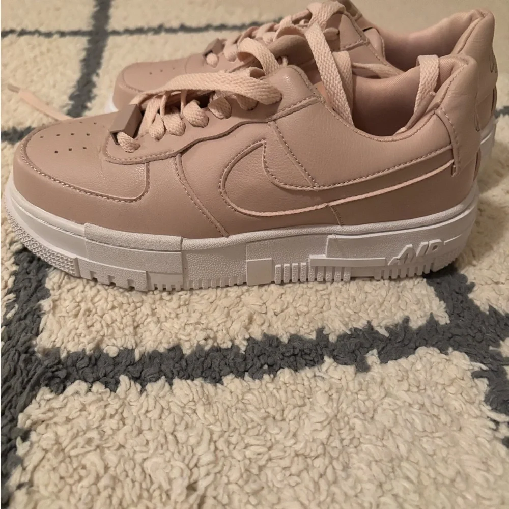 Nike Air Force 1 Pixel 🌸 - Picture 6 of 8